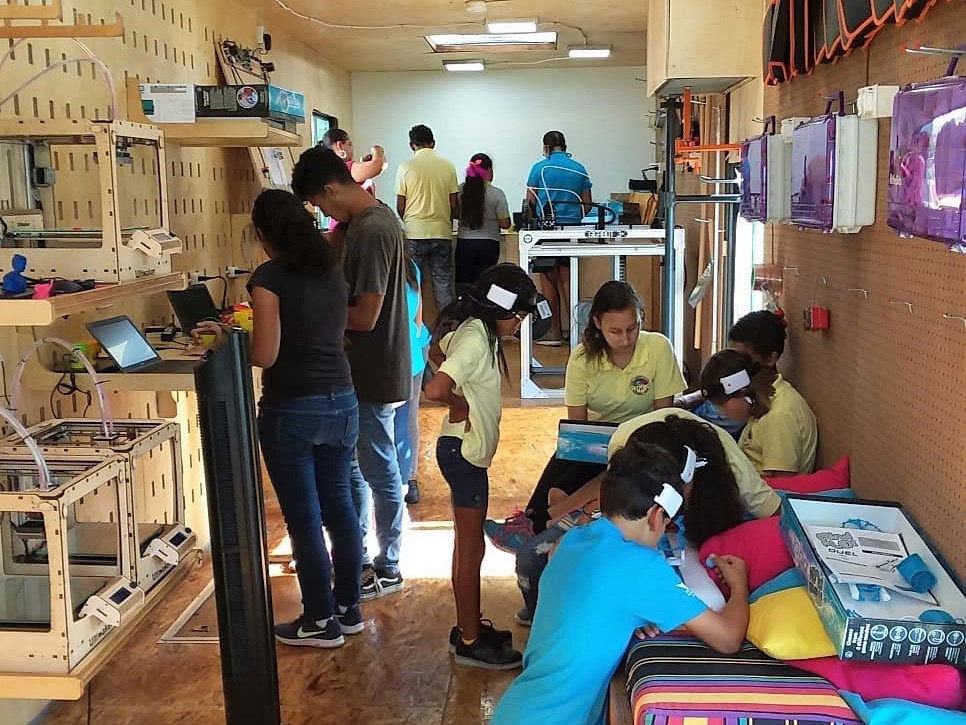 Coding recipes and 3D printers: Aruba’s mobile makerspace hits the road
